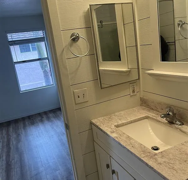 1452 Diamond St — Photo 11