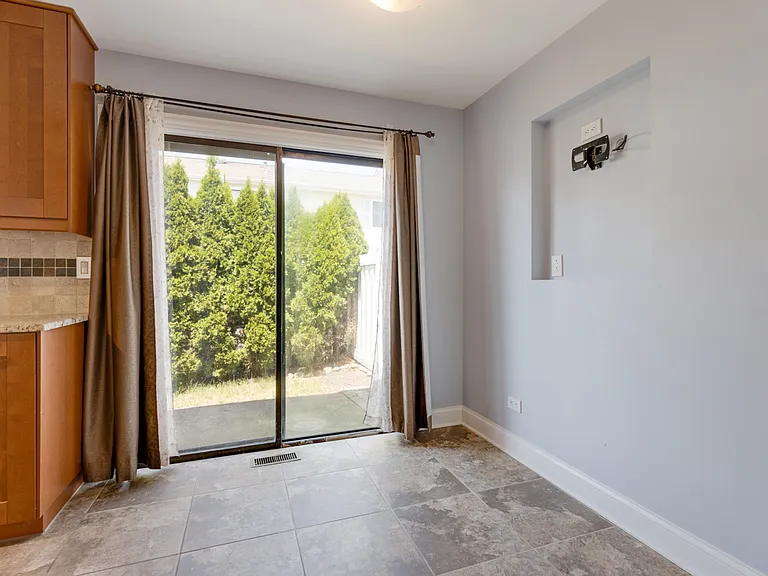 740 Lakeview Pt — Photo 9