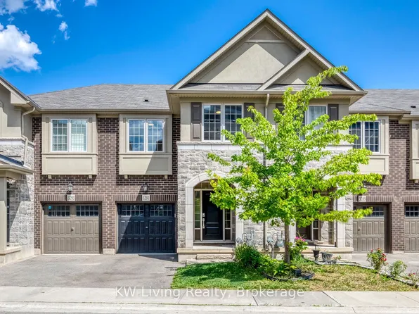 3291 Mockingbird Cmn, Oakville, ON L6H 0W9