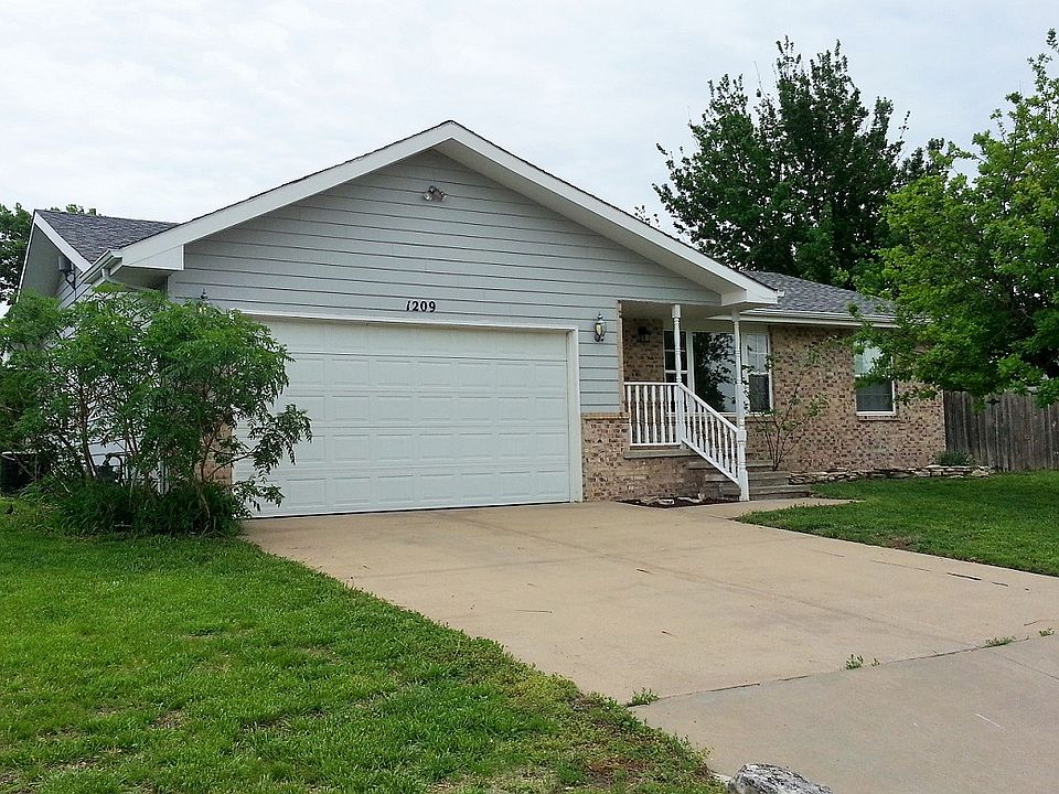 1st image of 1209 Eastgate Dr