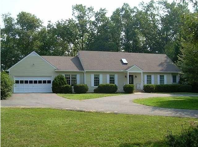 1st image of 385 Heron Ln