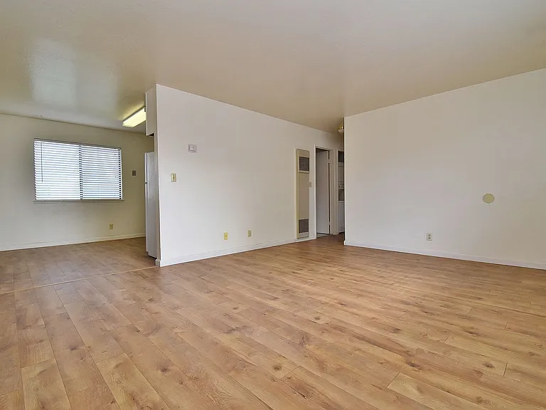 21955 Idena Ave — Photo 3