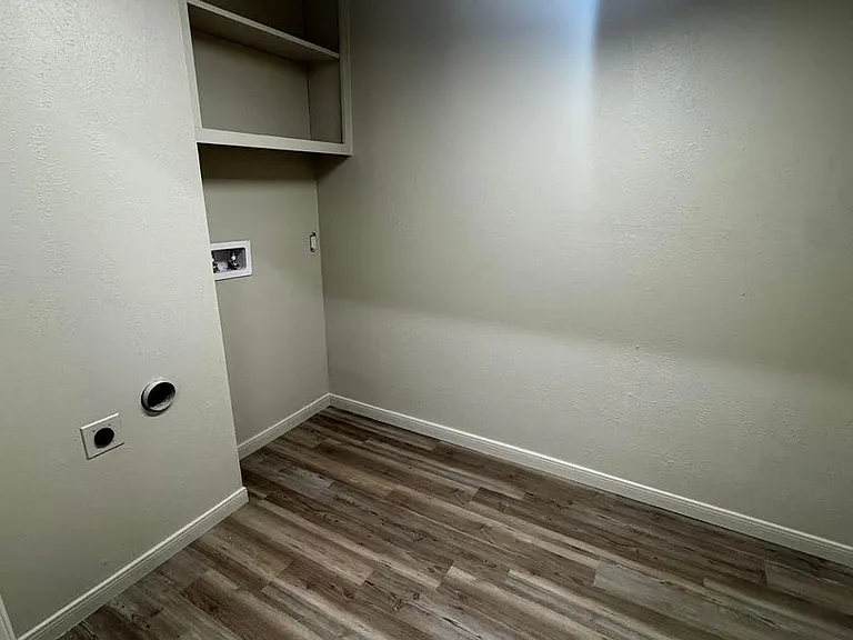 3208 Durant Dr — Photo 18