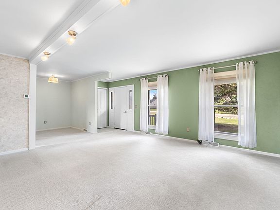 4th image of 809 Pine Briar Ln