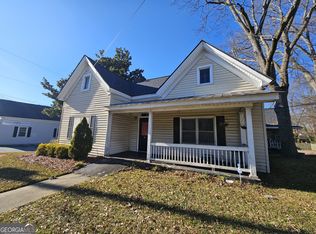 160 N Broad St, Winder, GA 30680