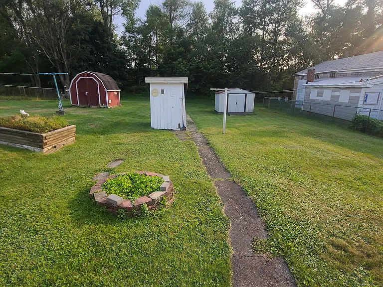 450 Old Cranberry Rd — Photo 10