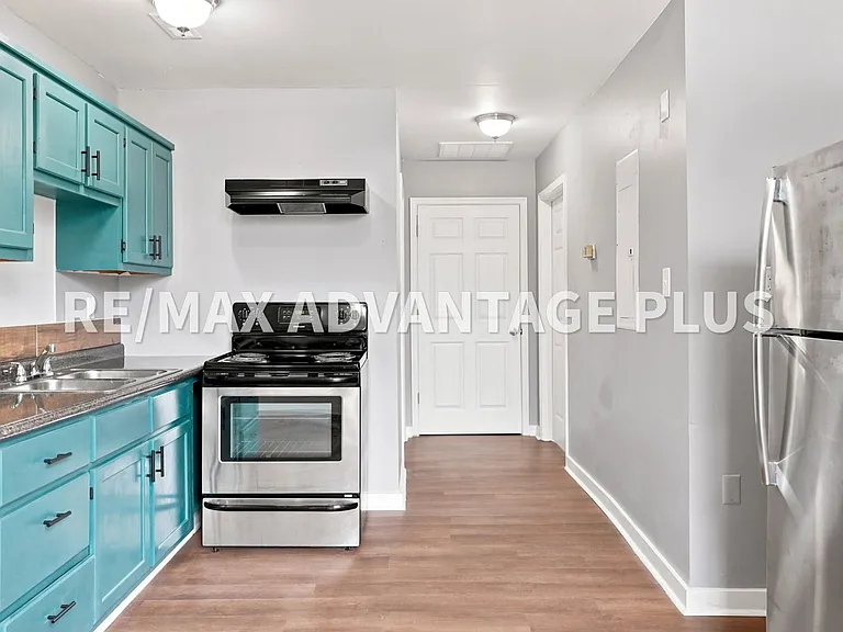 327 Thomas Jefferson Hwy — Photo 6