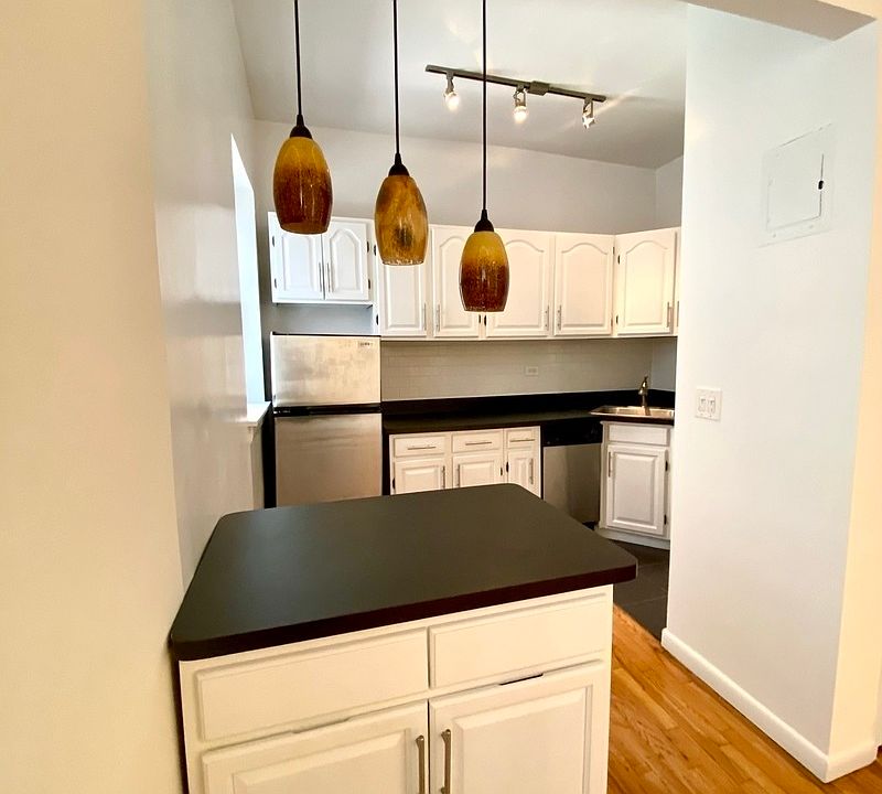 1st image of 410 E 89th St APT 3C