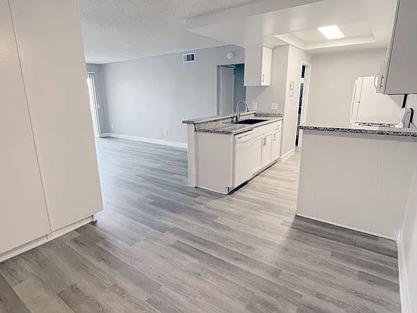 Casa Monterrey Apartments — Photo 8
