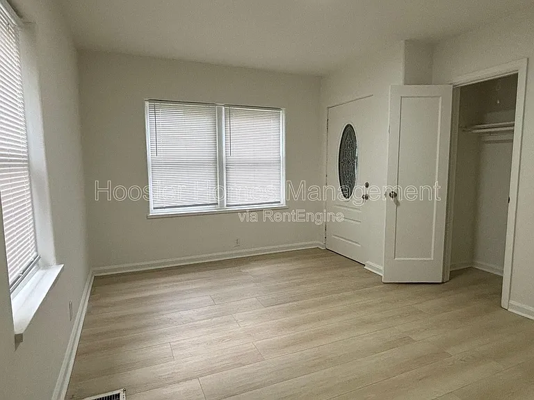 1509 N Chester Ave — Photo 4