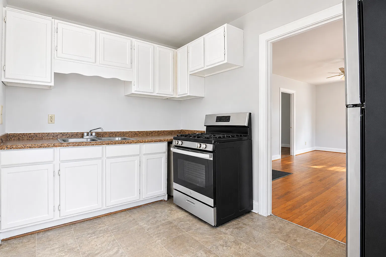 2 bed, 1200 sqft, $1,200 — Photo 3