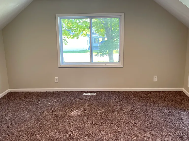 23864 Liddle St — Photo 10