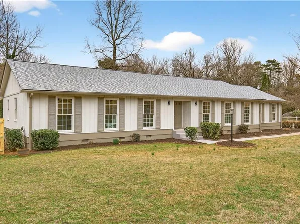 2265 Piedmont Glen Ct, Marietta, GA 30062