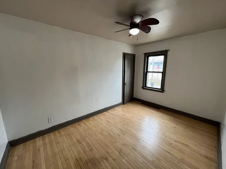 803 Grand Ave — Photo 9