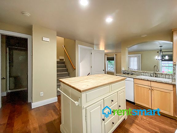 4th image of 2626 Oshaughnessy St