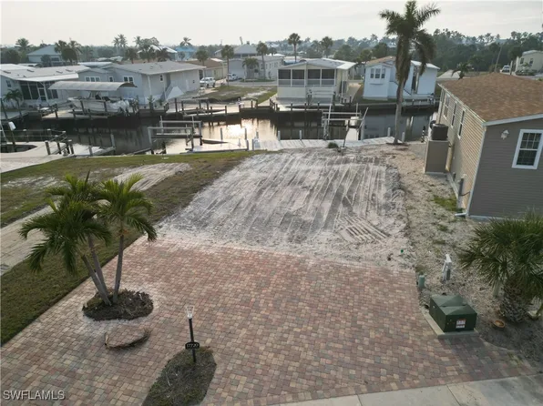 17720 Eglantine Ln, Fort Myers Beach, FL 33931