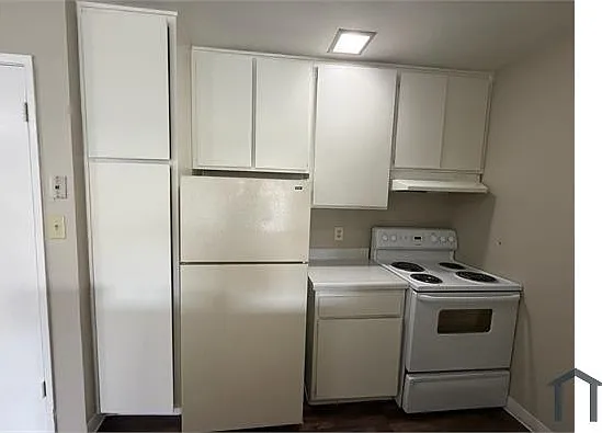 433 Fleming Ave E — Photo 5