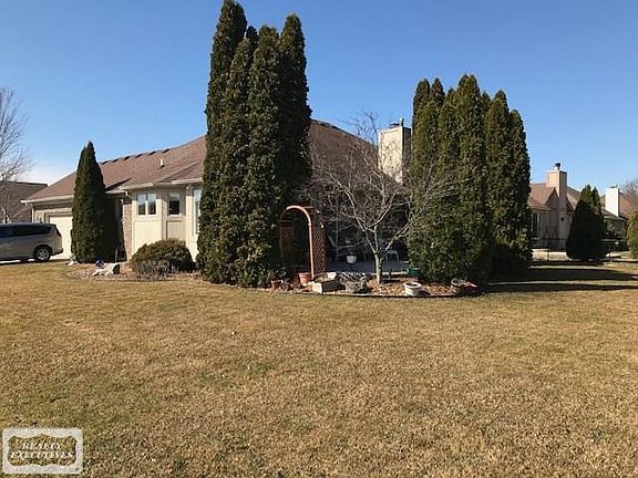 4th image of 36455 Saint Clair Dr