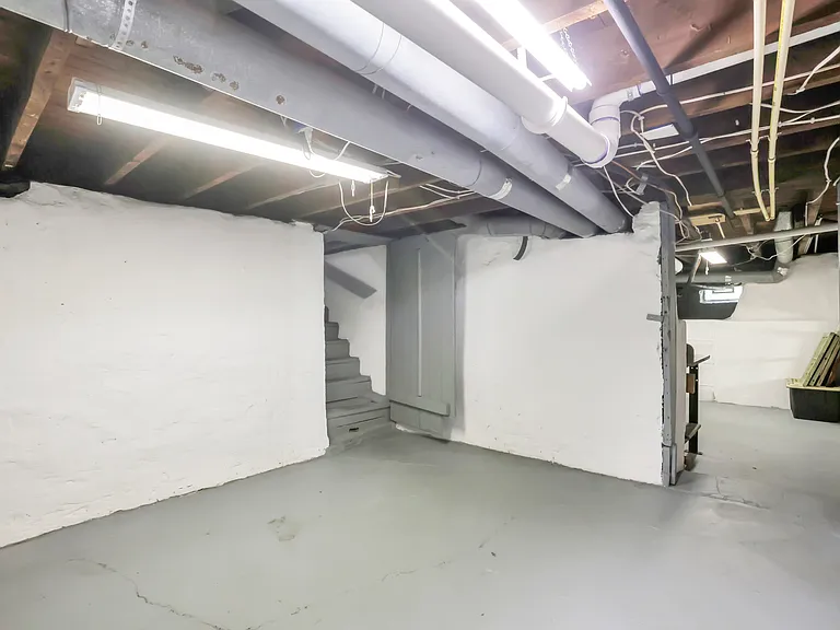 258 Allen Ave — Photo 31