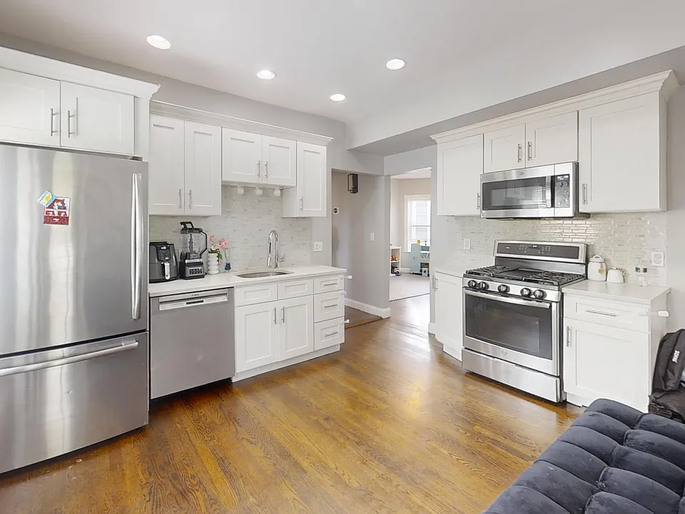 26 Elder St #2