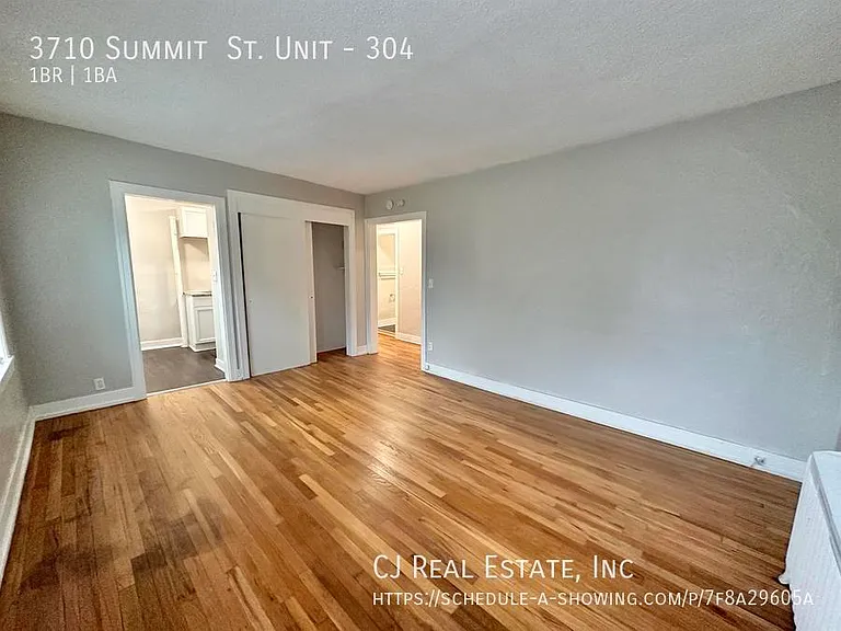 3710 Summit St #304 — Photo 4