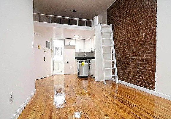 3rd image of 57 W 76th St APT 9