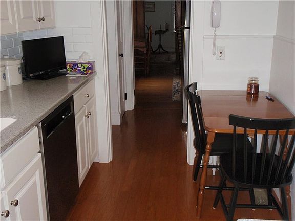 2nd image of 232 Greenwood Ave