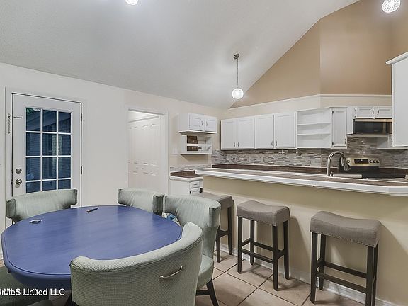 5th image of 9228 Pointe Aux Chenes Rd