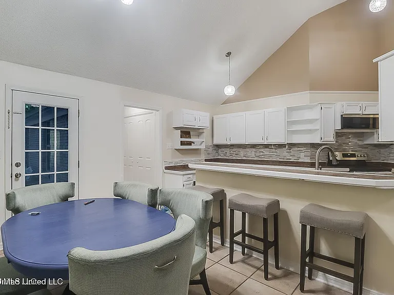 9228 Pointe Aux Chenes Rd — Photo 5