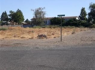 402 Roosevelt Ln SW, Mattawa, WA 99349