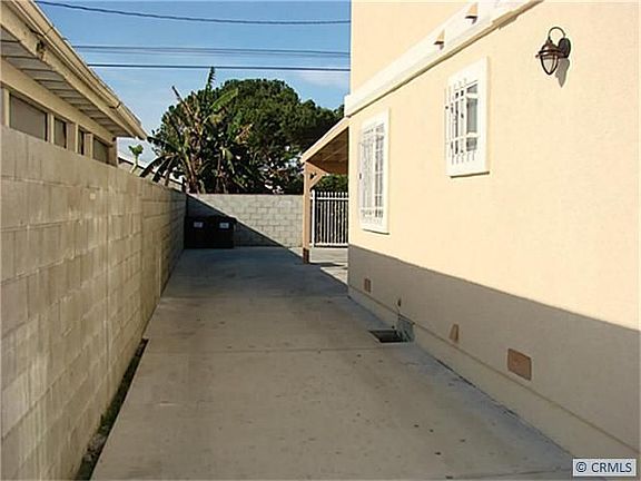 3rd image of 1127 E 89th St