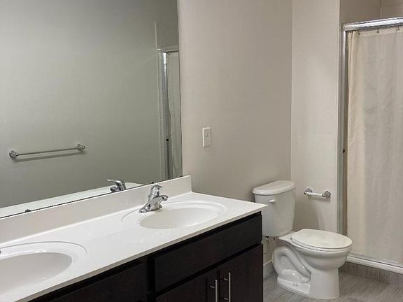 5th image of 444 Tower Blvd