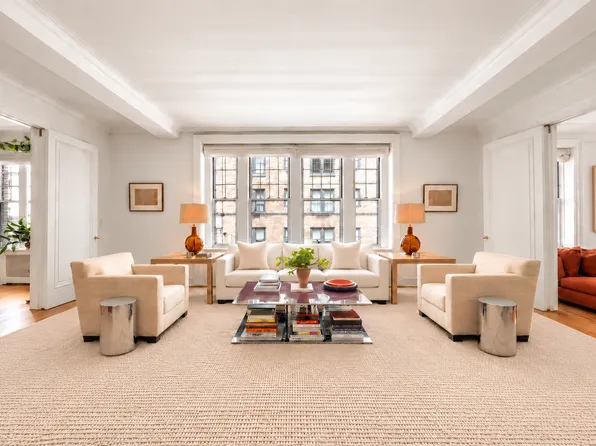 875 Park Avenue image 1 of 12