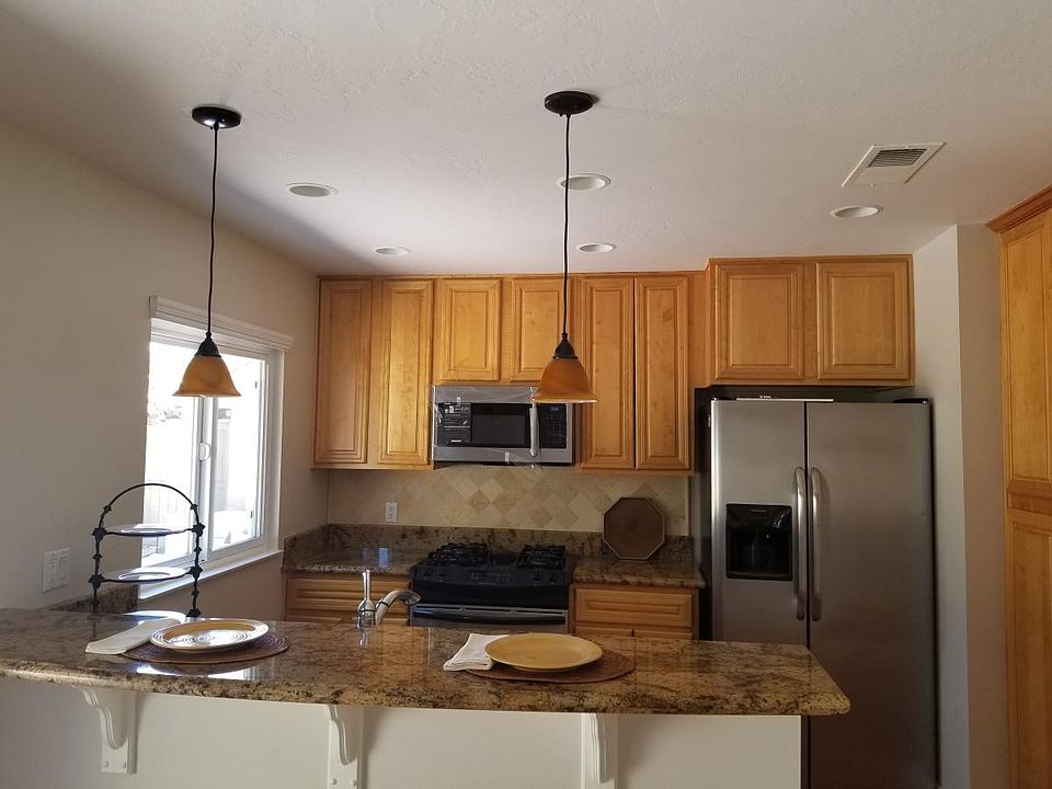 Eat in kitchen