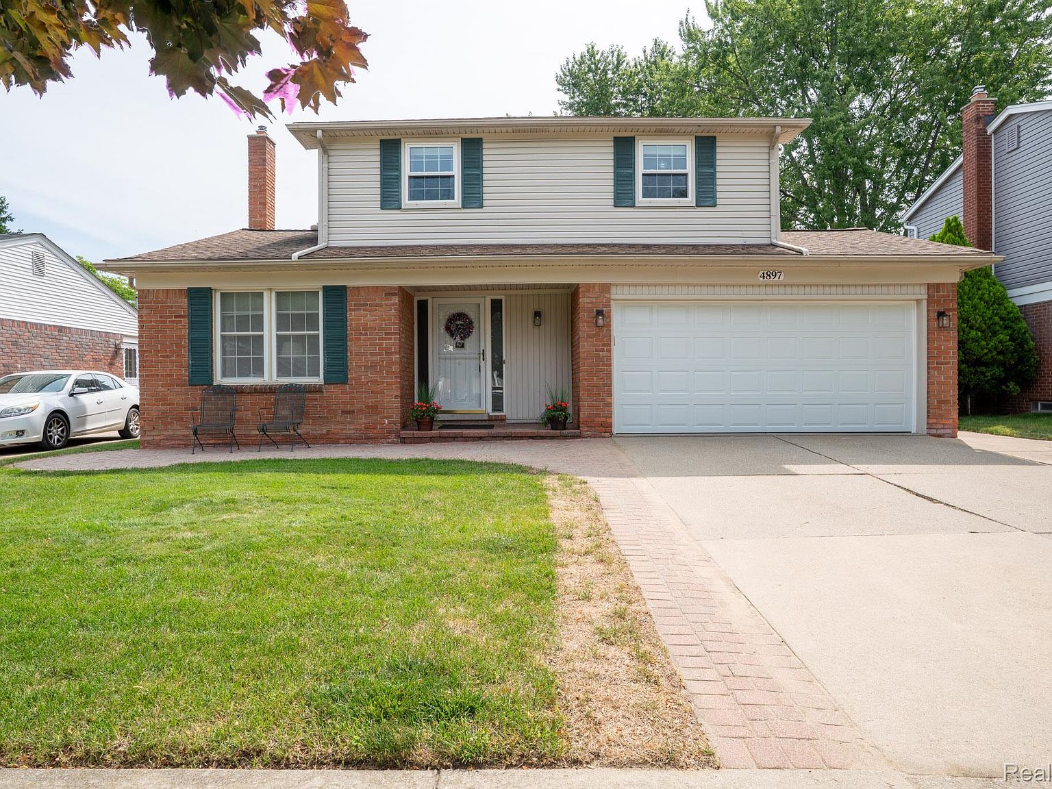 4897 Jackson St, Trenton, MI 48183