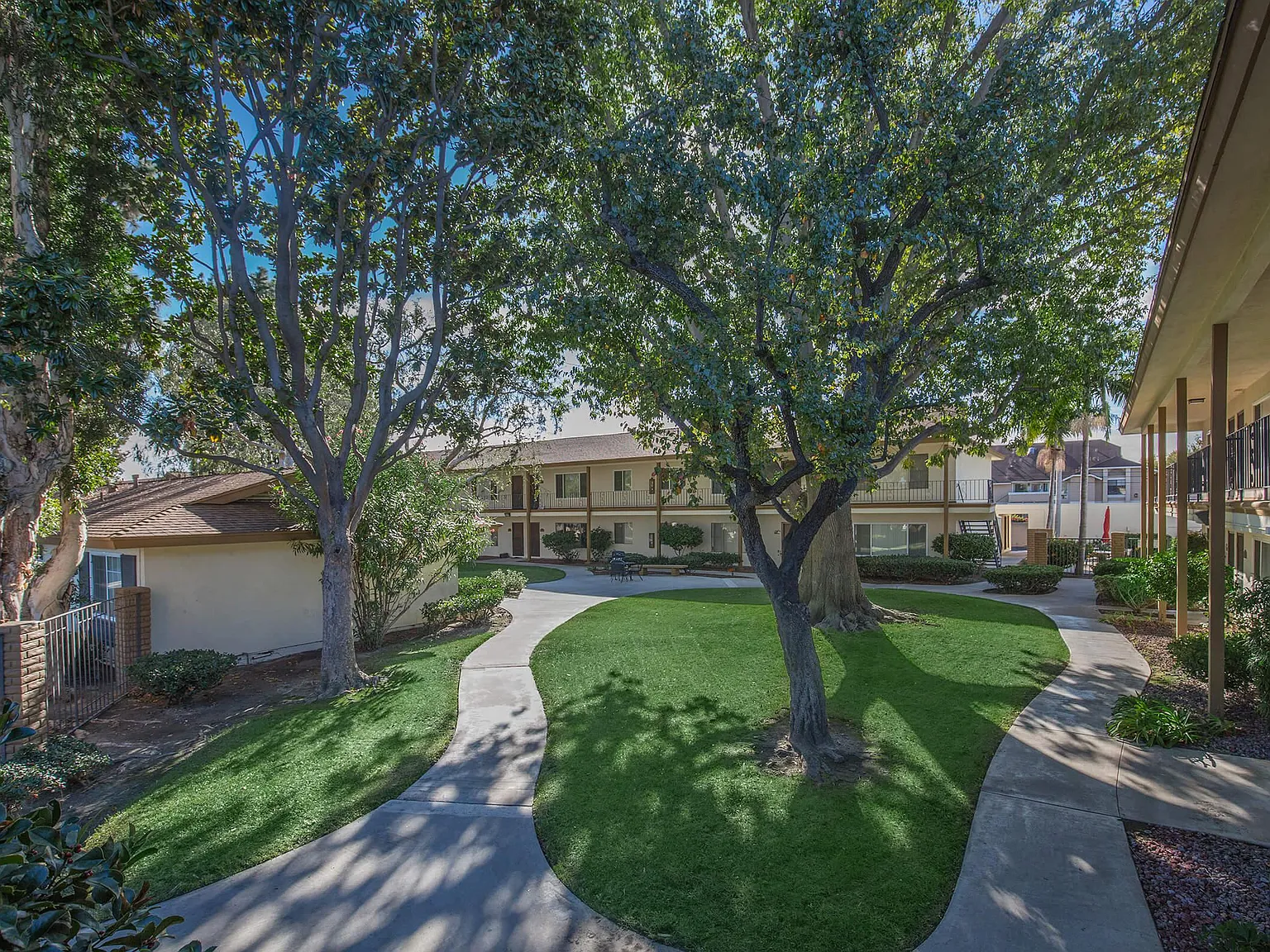 Mt. Vernon Apartments — Photo 1