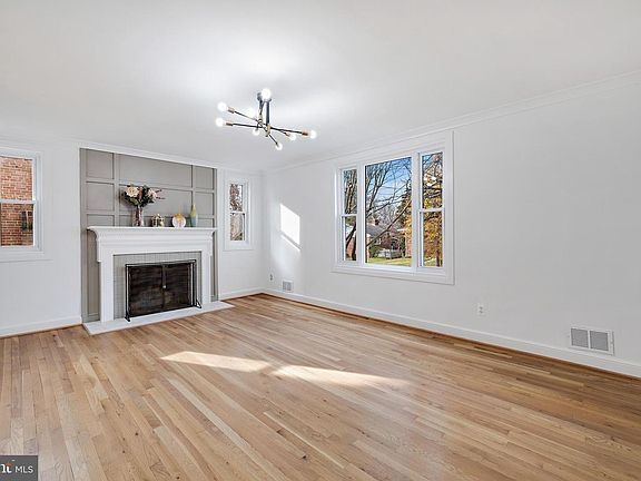 4th image of 1205 Kirklynn Ave