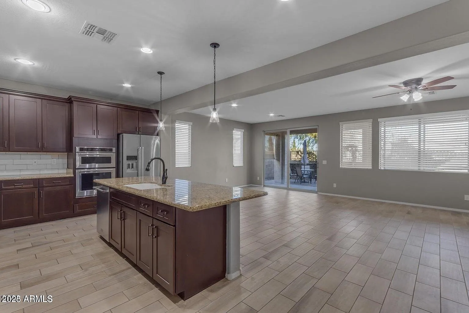 4 bed, 3.0 bath, 2308 sqft, $2,600 — Photo 4