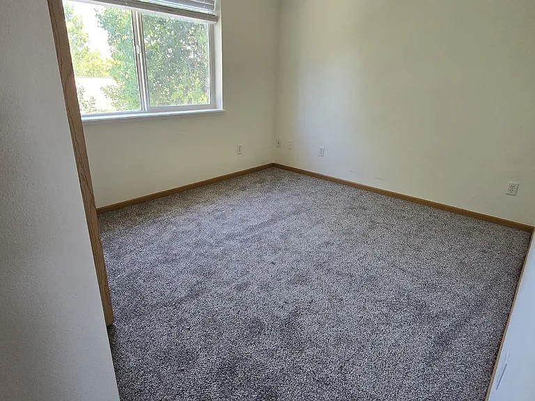 304 Peter Pl #C — Photo 6