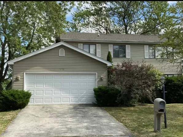 5S755 Malibu Ln #2, Naperville, IL 60540