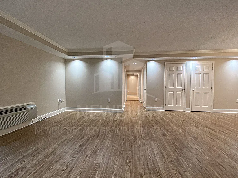 530 N Main Street - The Townhouse. — Photo 40