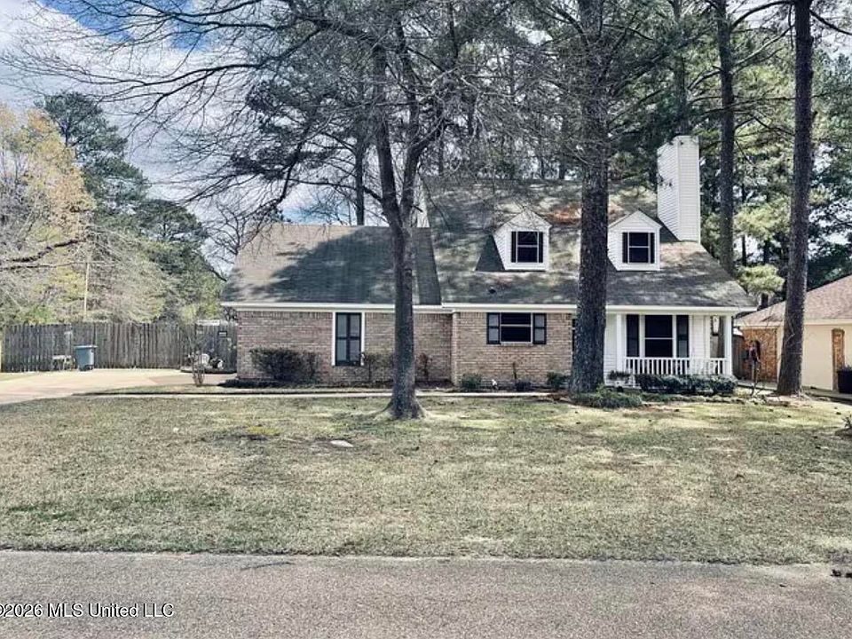 1st image of 102 Riverbend Dr