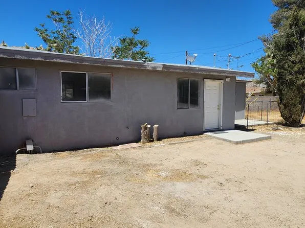 6963 Tamarisk Ave #B, Yucca Valley, CA 92284
