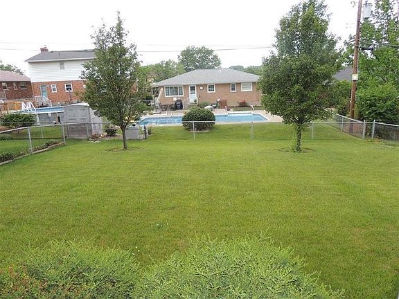 3rd image of 2927 Topichills Dr