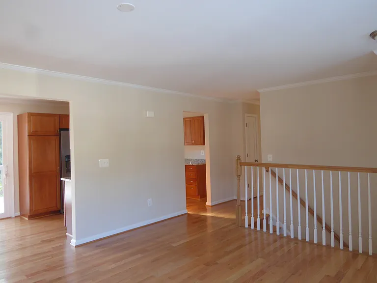 14209 Chesterfield Dr — Photo 18
