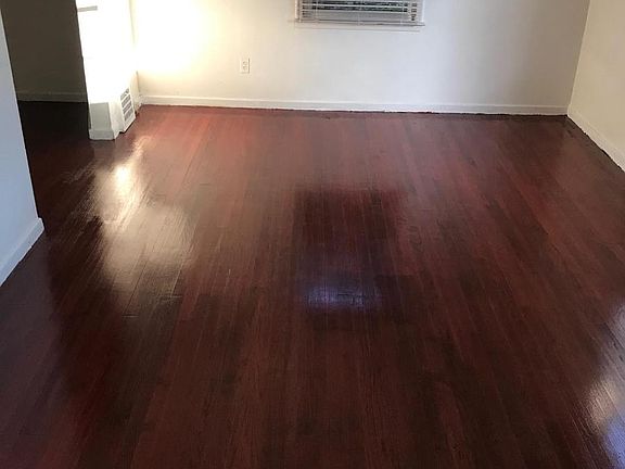 2nd image of 14542 Vaughan St