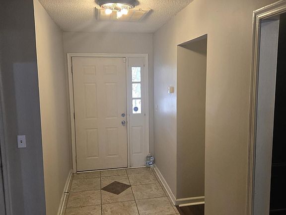 3rd image of 100 Millstone Ct