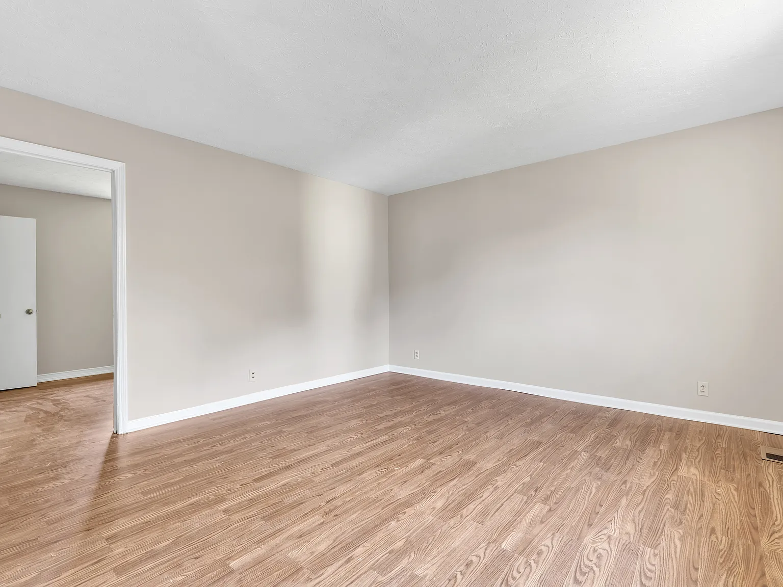 Circle Drive - 844 — Photo 4