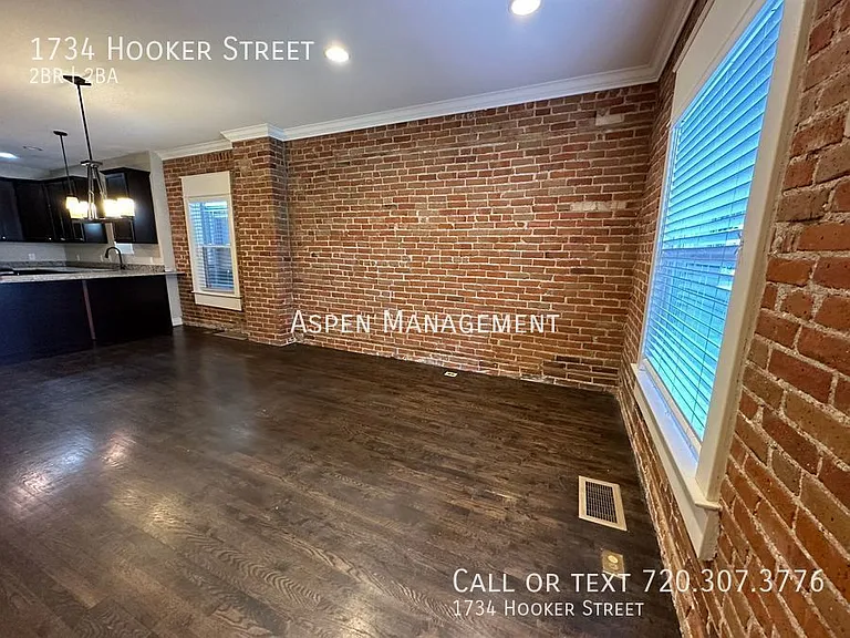 1734 Hooker St — Photo 14