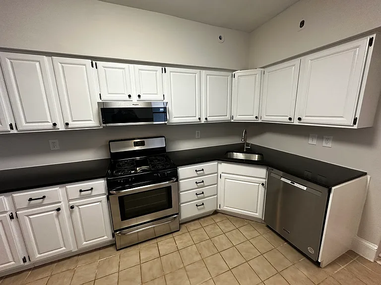 525 11th St SE — Photo 17
